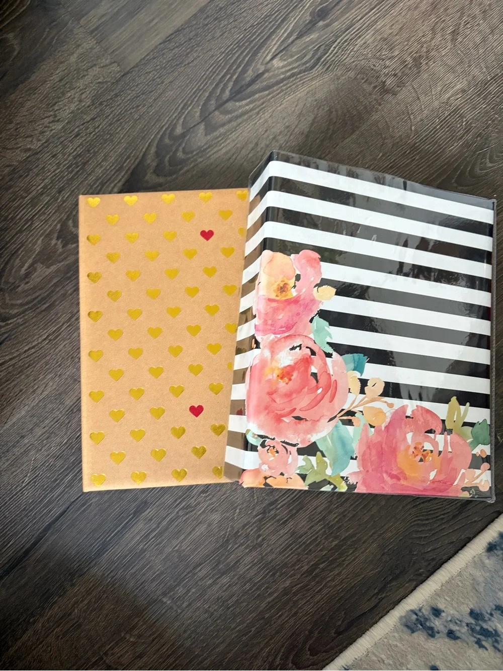 2 Photo Albums : Floral and Gold Hearts